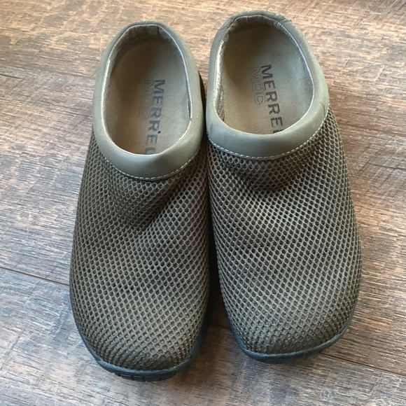 MERRELL. Slip ons.  Size 8. Green. And so comfy - Picture 3 of 7